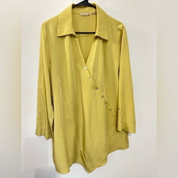 Soft Surroundings asymmet.crossover wrap button closure adjustable sleeves. XL - Picture 3 of 9